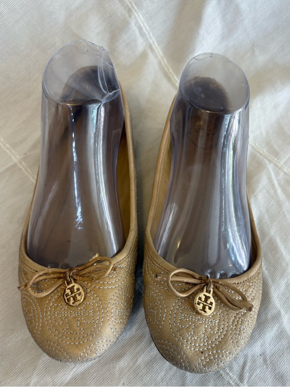 Tory Burch Chelsea Logo Charm Ballet Flat